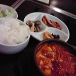 スンドゥブチゲ、おかず、サラダ