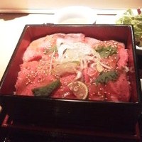 江戸前肉割烹 宮下 - 一面にローストビーフが・・・