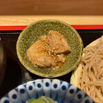 Sobadokoro Tsunaya - マグロの煮付け小鉢付き