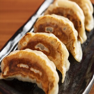 自慢の手作り餃子