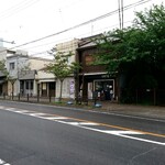 CAFE G.A. - 佐屋街道に面したお店です。市電下之一色線があった頃からある建物かも？？