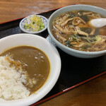 横川食堂 - ラーメン半カレー
