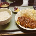 天寶 - 本日のランチ　とんかつ定食デミソース　　　　　　　　　驚きの700円（税込み）