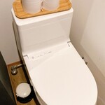 DAIKANYAMA JUMP COFFEE ROASTERY CAFE - toilet