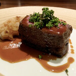 蒼 - ぎゃーーーうめえええええええええ！
      噛むと脂がジュワッと出る肉だあああ！