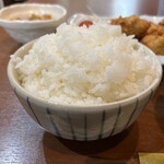 家庭料理居酒屋 よってって - 山盛り一杯！この店の心意気です！