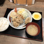 鳥良商店 - からあげ定食（秘伝塩）税込759円