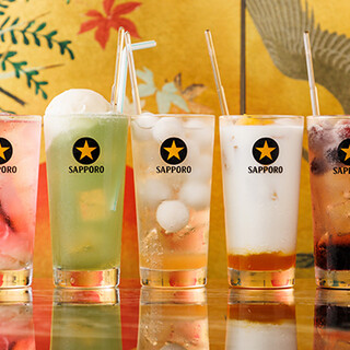 目にも楽しいドリンクを豊富にご用意！お好みの一杯で乾杯を