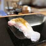 鮨と天草大王 天音 - ◆鮃・・噛むと旨味を感じます。