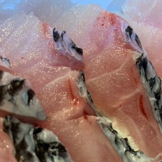 Thank you for the blessings of the Amami sea! A variety of fresh fish carefully selected by a reliable connoisseur