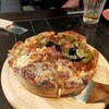 BUTCHER REPUBLIC SHINAGAWA CHICAGO PIZZA&BBQ STEAK - 凄い厚みのシカゴビザ