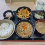 ゆで太郎 - 合い盛りもつ煮定食