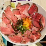 Tachigui Sakaba Kinjishi - ローストビーフガーリック飯をアップで♡