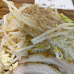 Yokohama Ie Kei Ramen Hijiriya - ヤサイはモヤシが9割を占めています