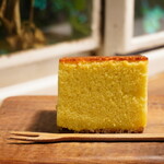 カフェ シロイロ - 【2022.04】ランチセットのカステラ(Mサイズ)