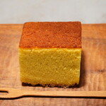 カフェ シロイロ - 【2022.04】ランチセットのカステラ(Mサイズ)