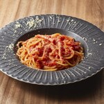 Thick-sliced bacon tomato sauce carbonara