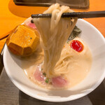 麺と心 7 - 料理写真:魚介のトリコ