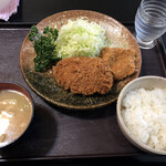 Tonkatsu Kunika - 【ランチ】2.チーズ入りめんち・ひれかつ定食（940円）