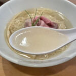 中華飯店 キンサン - のどぐろ塩麺スープ