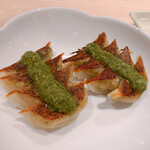餃子しのはら - バジル餃子