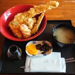 四季亭 - 穴子天丼930円