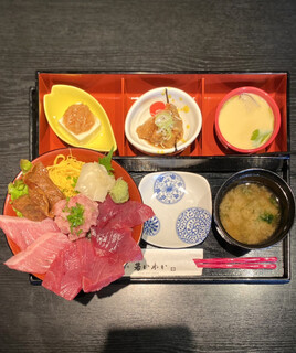 Wakai Wai - ・【数量限定】生 本まぐろ食べ比べ丼 2,050円/税込