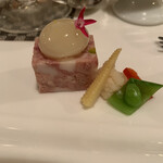 日光金谷ホテル - とちぎゆめポークのパテドカンパーニュ　と　上に乗ってるのが林檎のコンフィチュール