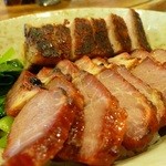 金陵 - チャーシュー・皮付焼き豚丼