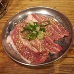 炭火ホルモン焼肉ばりき屋 - 