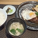 鉄板料理 かめだ - ハンバーグ