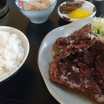 喫茶カムカム - 料理写真:クジラの竜田揚げ定食 950円 税込