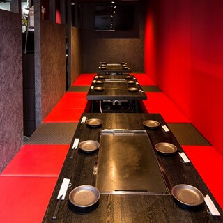 Semi-private rooms equipped with sunken kotatsu seats ◎ The store has an atmosphere where you can feel free to stop by.