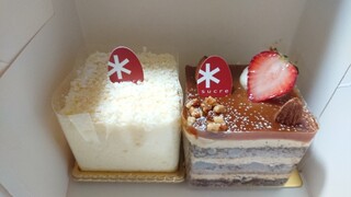 パティスリー シュクレ - カマンベールチーズケーキ320円、キャラメルカフェ420円(これがタダ！！)母もおいしい！と満足気
