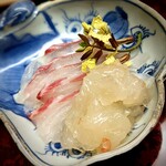 道人 - 明石の鯛・淡路の伊勢海老　添えられているのはルッコラの花。伊勢海老の美味しさに一同驚愕。サクサクと歯が入る音が響くようでした。