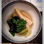 茜坂大沼 - 若竹煮　花山椒に蕗。心の中でちっちゃいオババが小躍りしていた。お出汁はなんとアサリ。もうもう、好きっ♪花山椒の鮮烈な香りも嬉しい若竹煮でした。