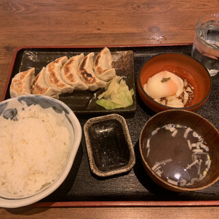 肉汁餃子のダンダダン_1