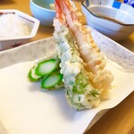 天ぷら よこい - ●二皿目・海老・海老紫蘇巻き・栃木県産アスパラガス