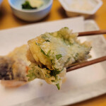 天ぷら よこい - スズキの大葉巻き
      感動レベルに美味しい