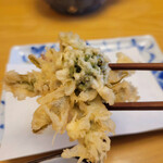 天ぷら よこい - ふきのとう
      しっかり大人な苦さ