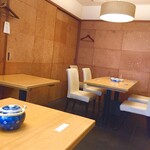 天ぷら よこい - テーブル席の様子