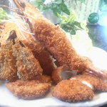 法楽屋 - 法楽屋定食　このフライの量