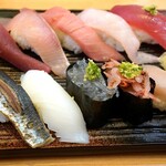 沼津魚がし鮨 - 売りは、生シラス、生の桜エビ！