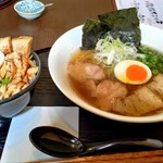 Shukou Kan - 醤油ラーメン、鶏豚あぶり丼