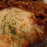 Bar Lasile  - 焼きチーズカレー。夕ご飯代わりにも、おつまみにも。お値段以上の美味しさとボリューム。