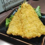 大衆酒場 まるちゃん - 大きいメギスフライ