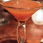 Bar Lasile  - 破壊の水曜日。アプリコット、ダークラム、ナッツリキュールとシナモンの美味しいカクテル。グラスも素敵。