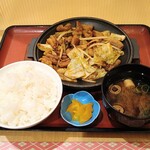 Nagashi Noshitaraga Harapakingu Eriano Borisen Fudo Mikura - 鉄板ホルモン定食