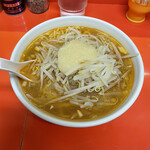 昭和軒手打中華 - にんにく味噌ラーメン　750円