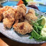 Matsukichi Shouten - 若鶏の唐揚げ￥700 パリッと揚げたての衣、ふっくら柔らかな身からジューシーな旨みが滲み出てくる